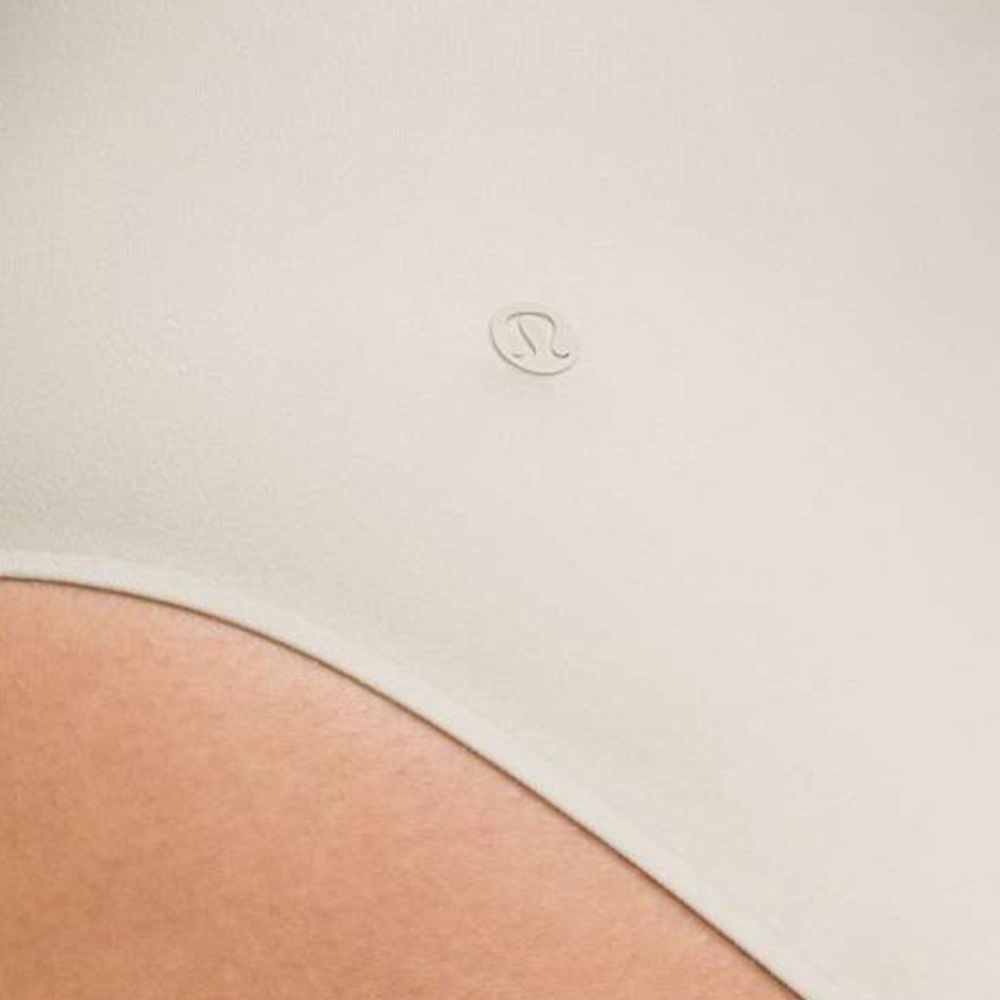 187. NWT Lululemon Wundermost Ultra-Soft Nulu High-Neck Bodysuit
Mojave Tan - Picture 5 of 10